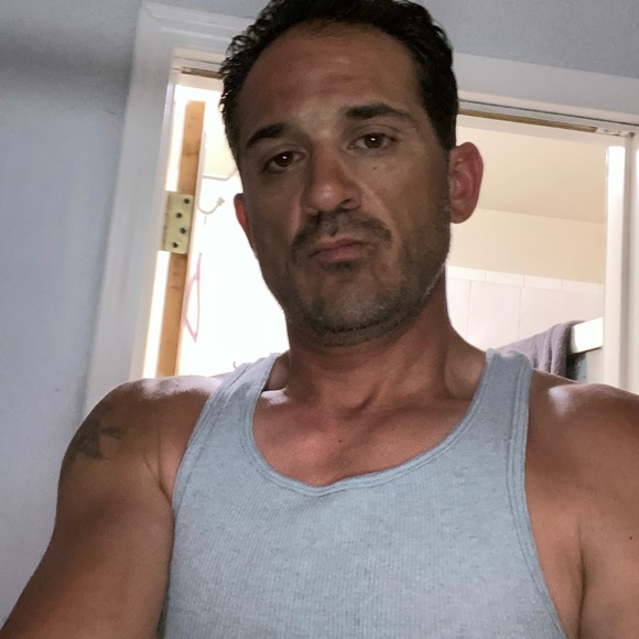 Meet your Posher, Vicente - Picture 3 of 4